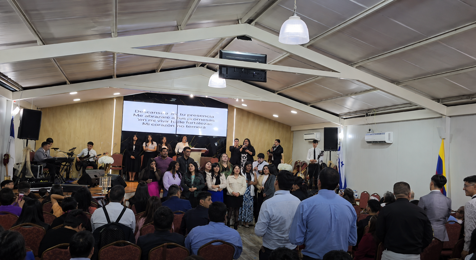 Actividad de bautismo de Iglesia Salvos en Cristo